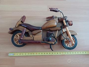 modellino moto tipo chopper in legno