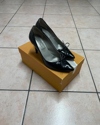 Tacchi Giuseppe Petrelli vern. nera vero cuoio 38