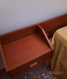 N.2 letti in legno tec ad una piazza 