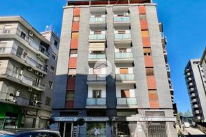 3 LOCALI A COSENZA