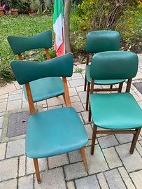 2 coppie di sedie in legno e similpelle anni ‘60