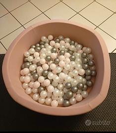 piscina con palline 