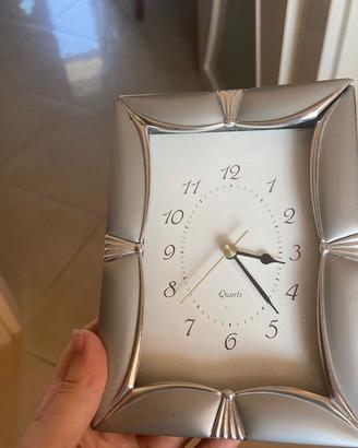 Orologi in silver da comodino