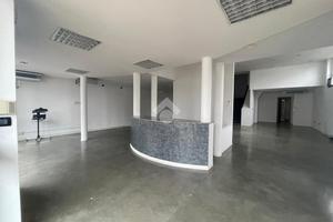 NEGOZIO A REGGIO NELL'EMILIA