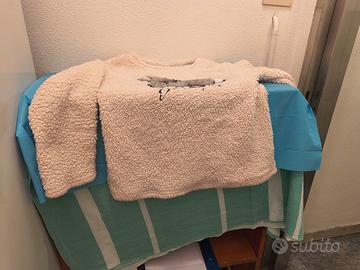 maglia Disney e gonna denim 