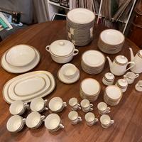 Servizio di piatti completo per 12 persone