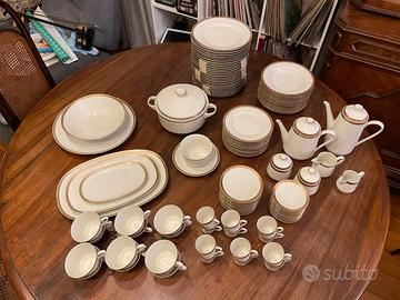Servizio di piatti completo per 12 persone