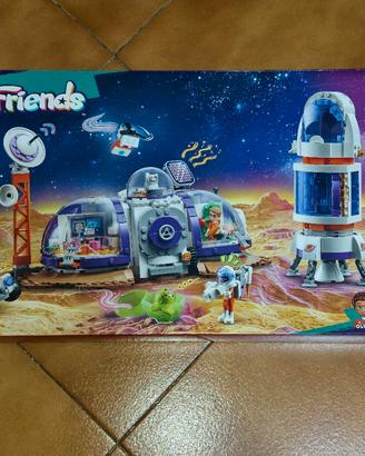 Due set LEGO:  Friends e City