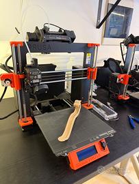 Stampante 3D Prusa i3 MK3S+ con MMU2S e drybox