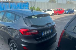 Ford fiesta titanium 1100 75 cv Gpl