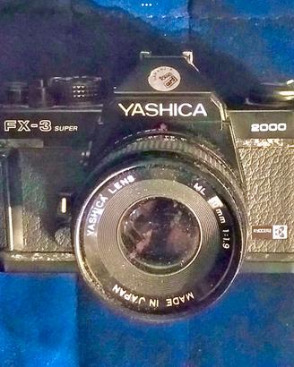 Macchina fotografica reflex Yashica FX-3 Super2000