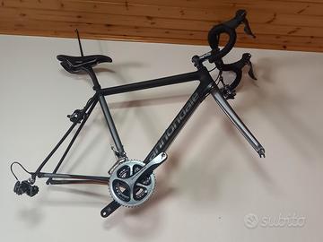 Bici da corsa Cannondale e gruppo Sram Red 10V