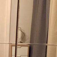 Tende sottili, beige chiaro, con nastro arriciante