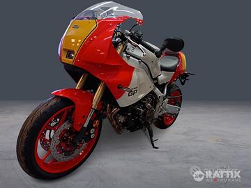 YAMAHA XSR 900