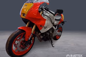 YAMAHA XSR 900