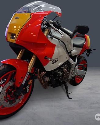 YAMAHA XSR 900