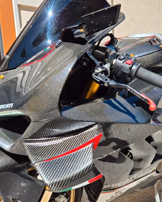 ducati  panigale v4 s full carbon termignoni