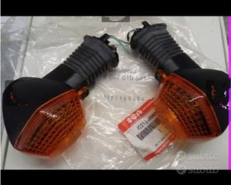 Suzuki SV 650 s frecce originali e specchio DX