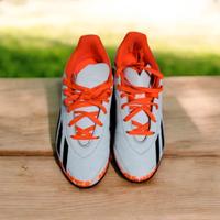 scarpe da calcio dell'adidas 35.