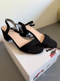 Sandali eleganti neri con tacco basso