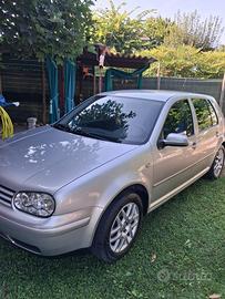 Volkswagen Golf 1.6 benzina