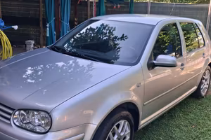 Volkswagen Golf 1.6 benzina