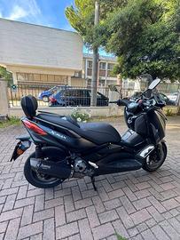 Xmax 300 IRON - MAX