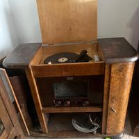 mobile con radio epoca