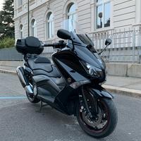 YAMAHA T-MAX 530