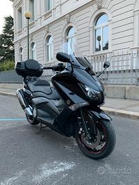 YAMAHA T-MAX 530