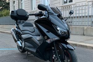 YAMAHA T-MAX 530