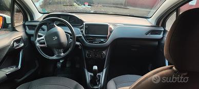 Peugeot 208  n 1