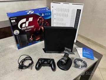 Console PS4 1TB SSD + 7 Giochi + accessori