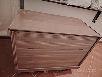 Cassapanca in legno