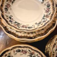 Servizio porcellana dipinti a mano36 pezzi+3vassoi