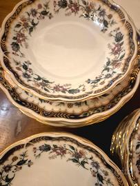 Servizio porcellana dipinti a mano36 pezzi+3vassoi