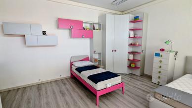 Cameretta completa per bambini.