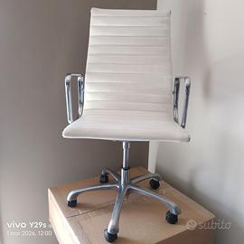 Poltrona ufficio iconica mod Eames ecopelle bianca