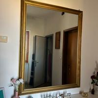 Specchio con cornice in legno antichizzata
