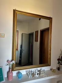 Specchio con cornice in legno antichizzata