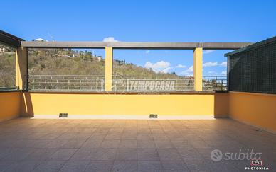 QUADRILOCALE CON TERRAZZO, GARAGE E CANTINA - rif.