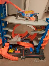 Hot Wheels City Garage delle Acrobazie

