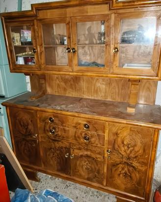 credenza stile antico 