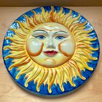 Sole in ceramica dipinto a mano
