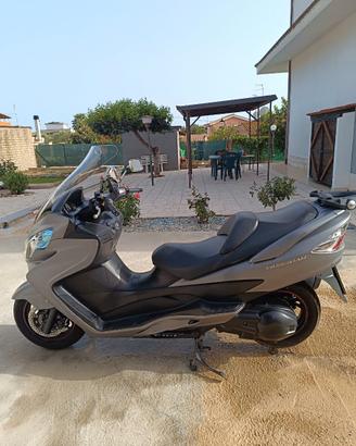 Suzuki Burgman lux 400
