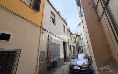 BILOCALE LOCATO CON CANTINA