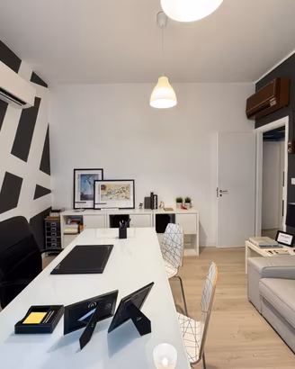 Studio professionale arredato bovalino