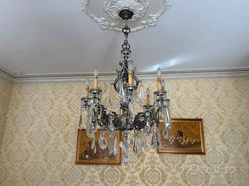 Lampadario antico argentato con otto luci