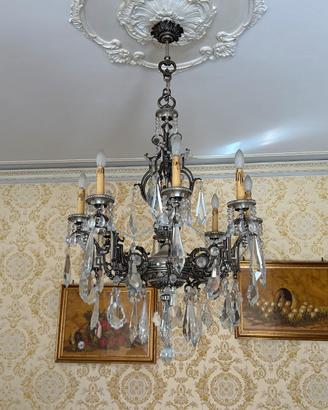 Lampadario antico argentato con otto luci