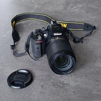 Nikon D5300 + obiettivo 18-140mm